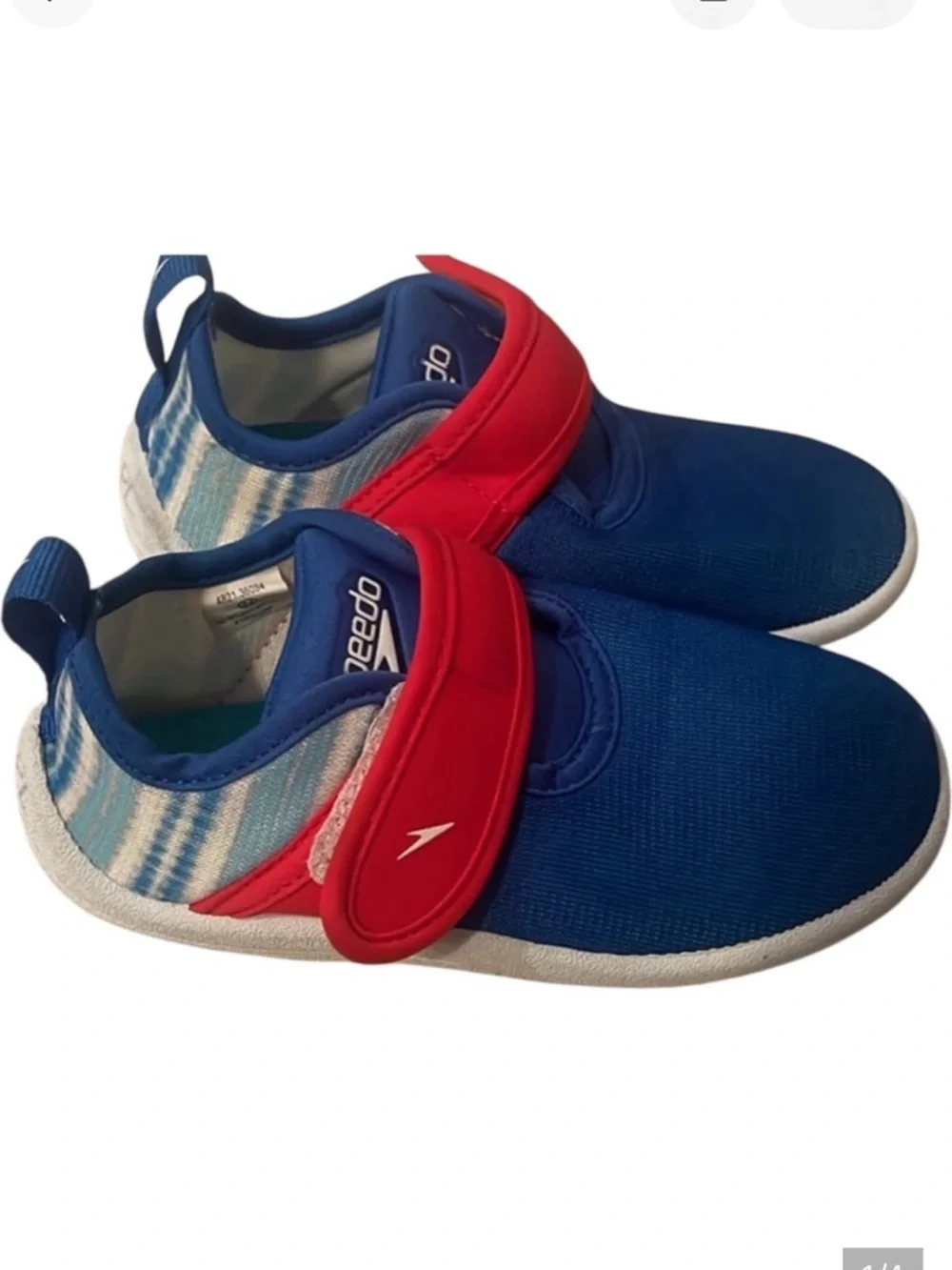 A2- Water shoes - speedo - toddler/child size 8 swimshoes